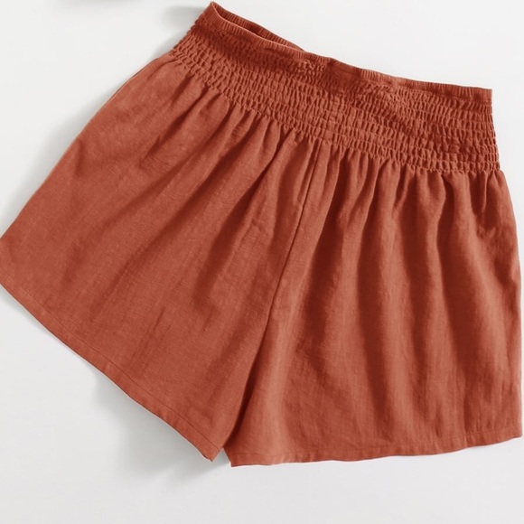 Shirred Waistband Shorts - Picture 2 of 3